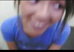Ragazze bianche vagando nel quartiere dei porno armi negri